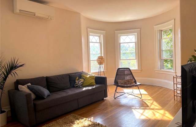 307 Tappan Street Gallery 2