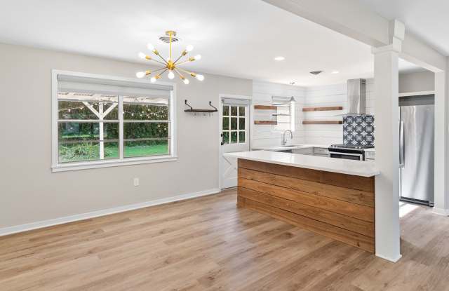 3 Bedroom House in Mid-City photos photos