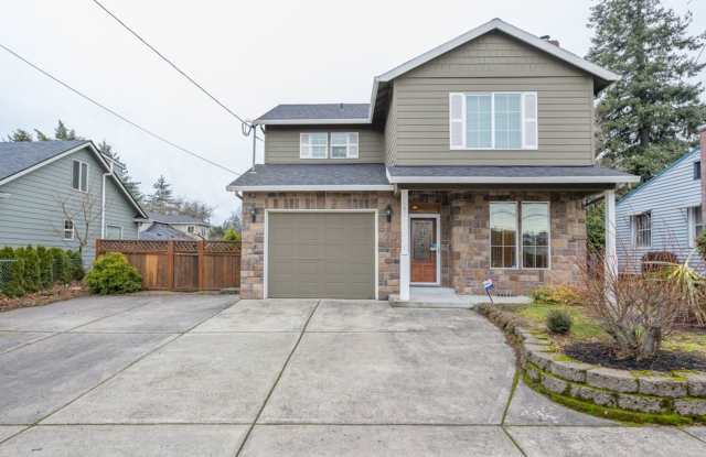 Portland Home For Rent - 1907 Southeast 162nd Avenue, Portland, OR 97233