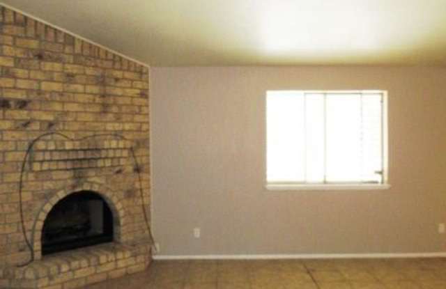 813 Saint Anthony Pl Gallery 3