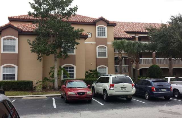 2 Bed 2 Bath Condo of 14037 Fairway Island Dr 225 Gallery 1