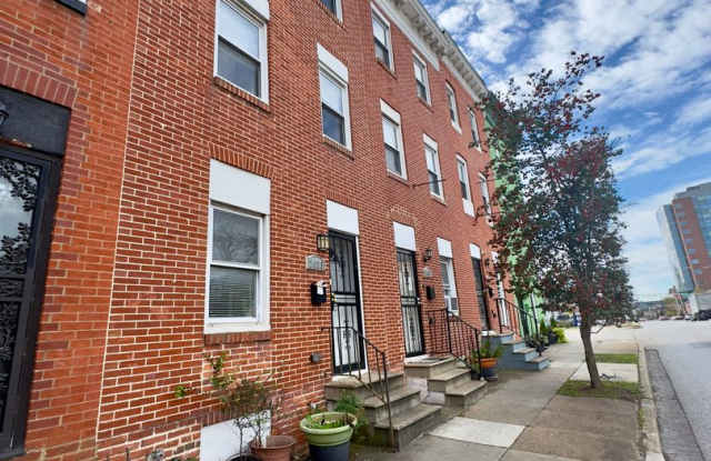 Charming 3 Bedroom/2.5 Bathroom Townhome in East Baltimore, MD! photos photos