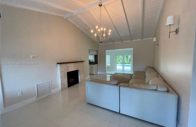6129 SW 28th Street, Miami, FL 33155 - 3109 Gallery 4