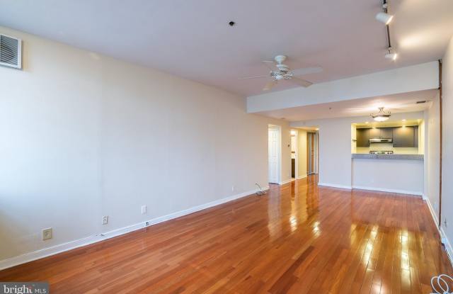 301 RACE Street unit: 520 photos photos