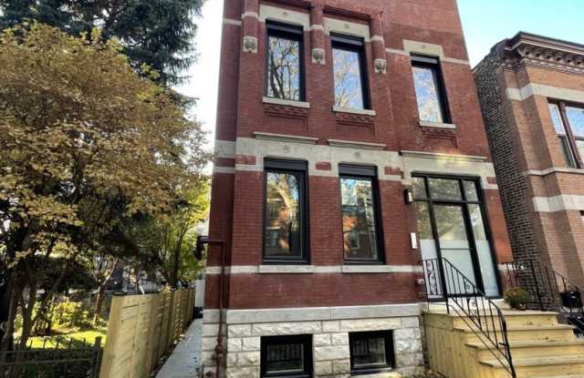 822 N Winchester Avenue Gallery 1