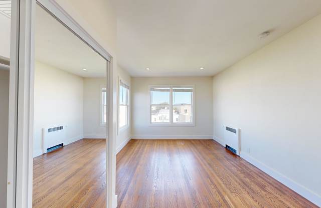 1660 Bay Gallery 1