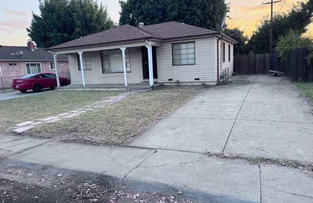 Charming 3BR House in Stockton photos photos