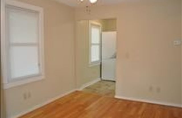 328 E. Glenn Ave Gallery 3