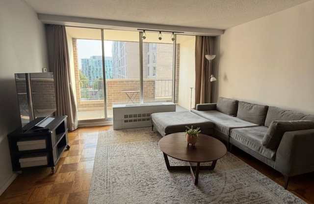 Furnished 1-Bedroom at Brook House – Balcony, Separate Dining Area & Flexible Lease Terms Gallery 3