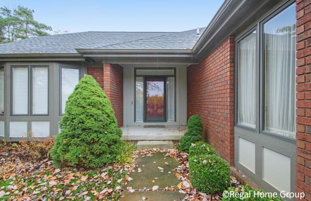 4955 N Quail Crest Drive SE - 4955 North Quail Crest Drive Southeast, Forest Hills, MI 49546