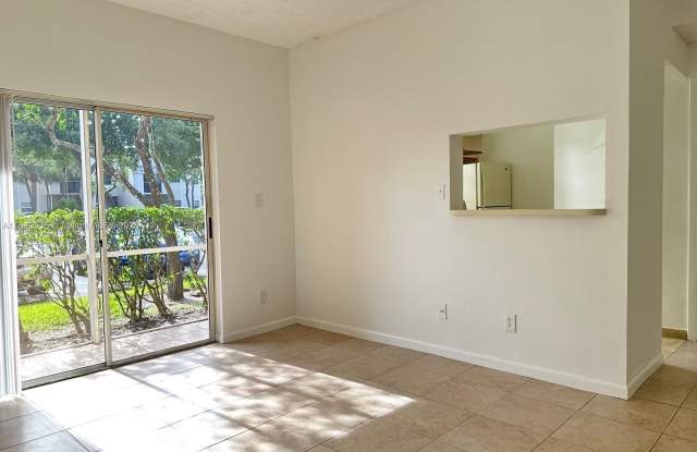 601 Cypress Lake Blvd photos photos