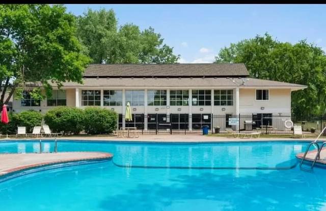 10750 Rockford Road - 10750 Rockford Road, Plymouth, MN 55442