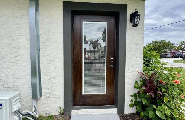 2381 SE Pinero Road Gallery 2