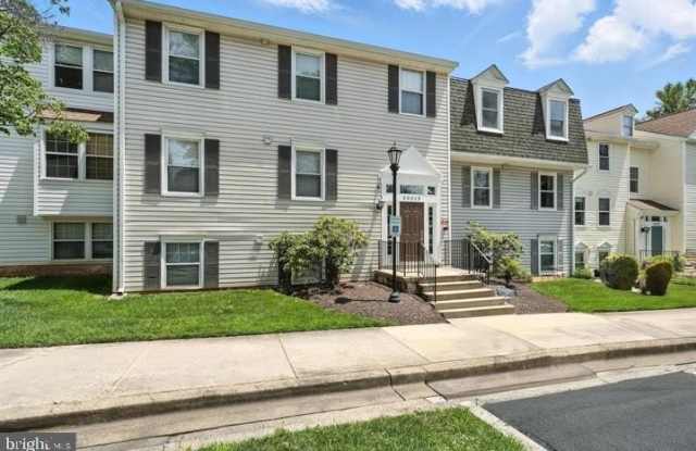 20315 BEACONFIELD Terrace unit: 202 photos photos