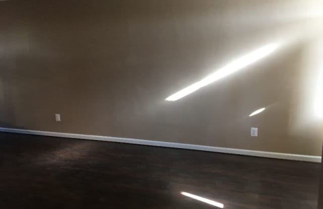 2516 West Franklin Street Gallery 4