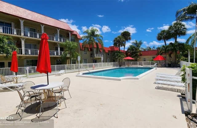 501 SE 8th St - 501 Southeast 8th Street, Deerfield Beach, FL 33441