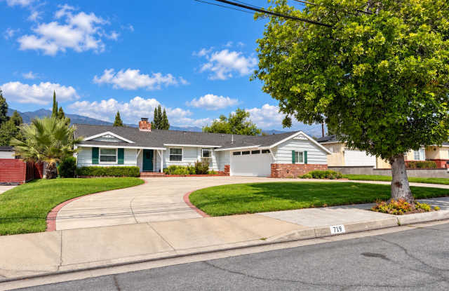3bd/2.5 bath in Glendora with a pool!! Gallery 4