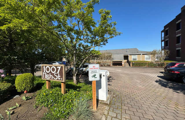 Beautiful 3 Bedroom Bellingham Condominium CLOSE TO WWU  DOWNTOWN photos photos