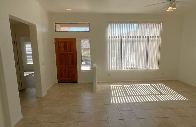 Convenient Eastside location on cul-de-sac Gallery 3