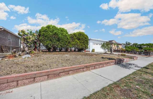 Beautiful 4-Bedroom House with Pool in Fullerton Gallery 3
