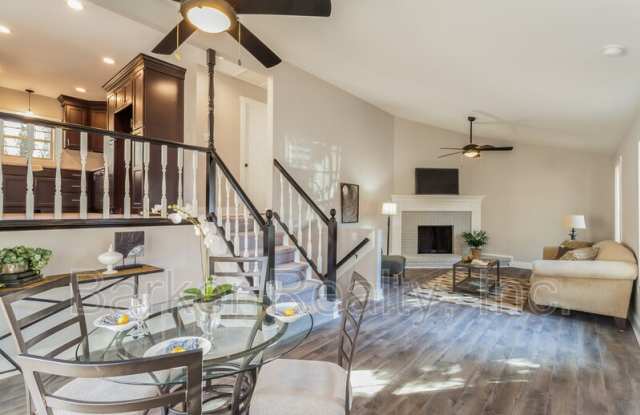 102 Bonnell Court Gallery 2