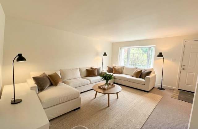 10508 SMITHY Court Gallery 2
