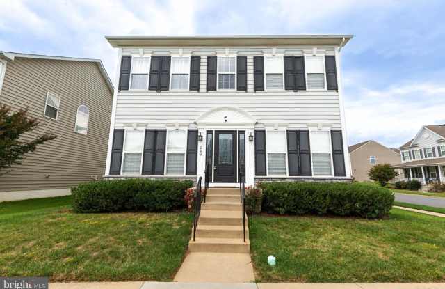 249 LORD FAIRFAX - 249 Lord Fairfax Street, Charles Town, WV 25414