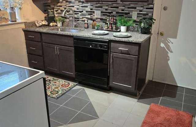 Charming Condo Walkable to Central West End-Washer Dryer in Unit photos photos