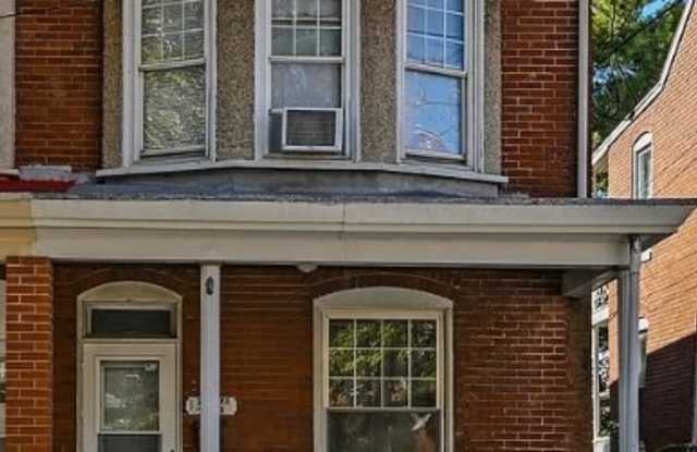 135 S 11th St - 2 photos photos