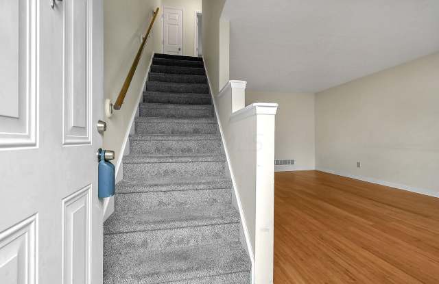 1925 Slaton Court Gallery 4