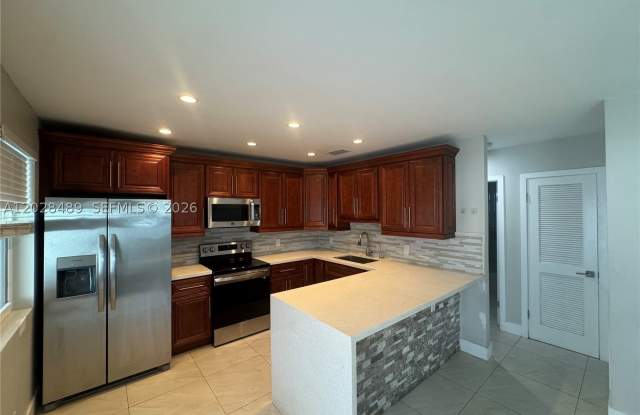 125 SE 4th Ave - 125 Southeast 4th Avenue, Hallandale Beach, FL 33009 125 SE 4th Ave - 125 Southeast 4th Avenue, Hallandale Beach, FL 33009