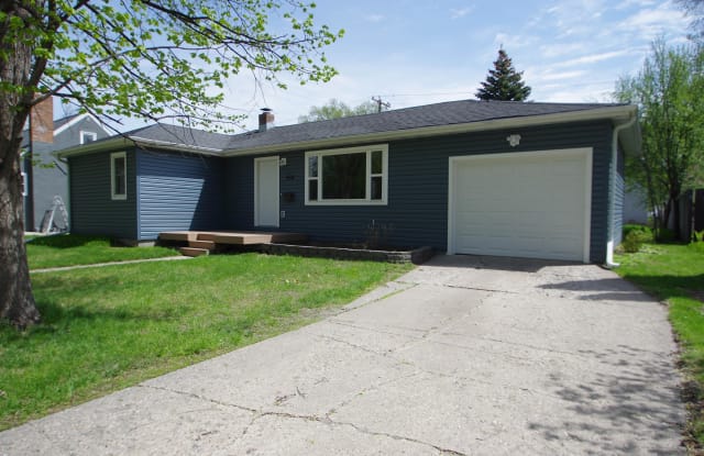 APPLICATION PENDING! -- 1514 6th Street South - 1514 6th Street South, Fargo, ND 58103