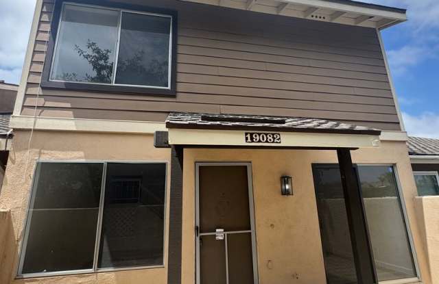 3 Bed, 2.5 Bath 2 Story Condo- 19082 Sloop Cir. photos photos