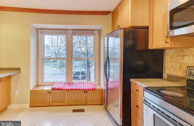 9809 SPILLWAY COURT Gallery 3