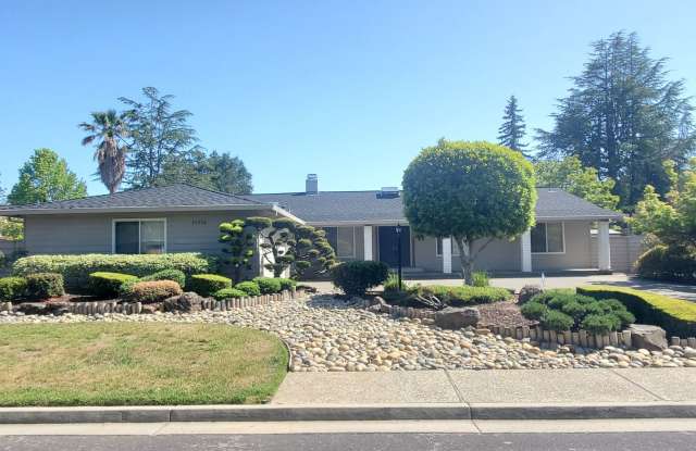 Spacious Home in Desirable Saratoga, Large Kitchen, 2700+ SqFt, Pool! photos photos