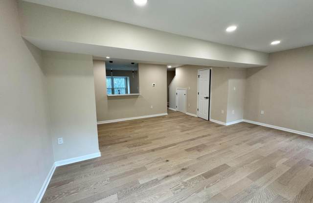 8353 FOUNDERS WOODS WAY photos photos