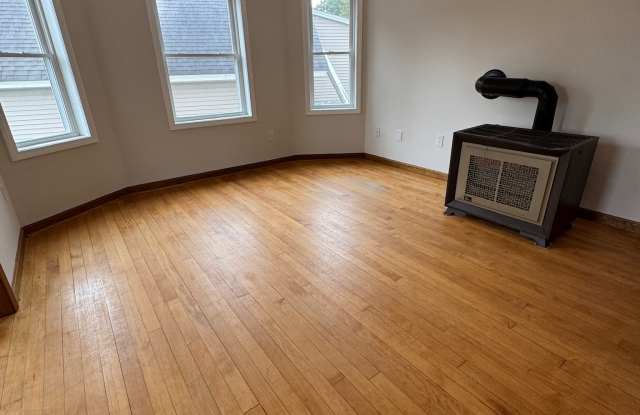 61 B Street - 2 Gallery 3