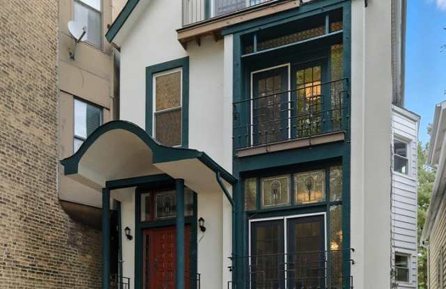 3053 N Seminary Avenue photos photos