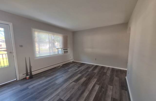 Charming 3 bedroom ranch Gallery 3