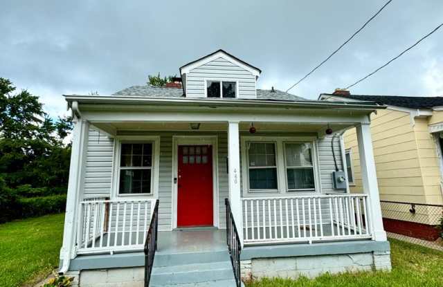 2 bed house Rva North Side! PET FRIENDLY, Big fenced yard, laundry, central HVAC, hardwoods photos photos