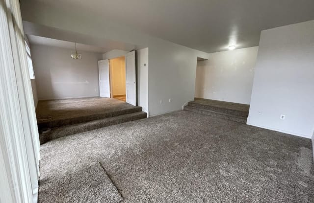 1643 PARKCREST - 1643 Parkcrest Circle, Reston, VA 20190