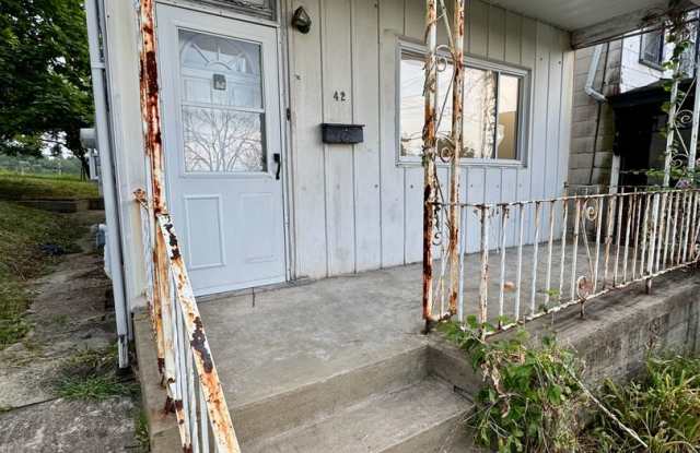 Charming 3 Bed 1 Bath Home! Recently Updated! Gallery 4