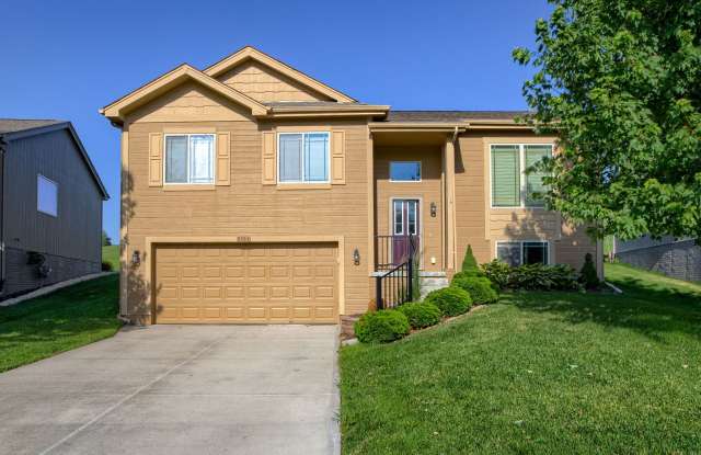 Modern Comfort  Convenience In Prime Location!! photos photos