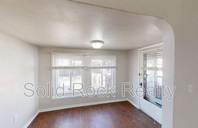 2436-2 East Monument Street photos photos