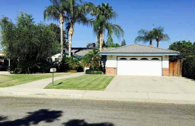 Beautiful NW home with pool! photos photos