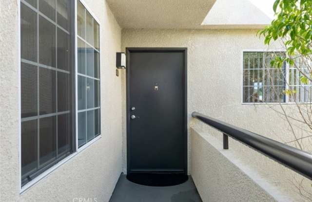 5500 Owensmouth Avenue photos photos