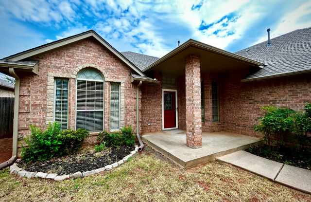 16612 Hardwood Place Gallery 4
