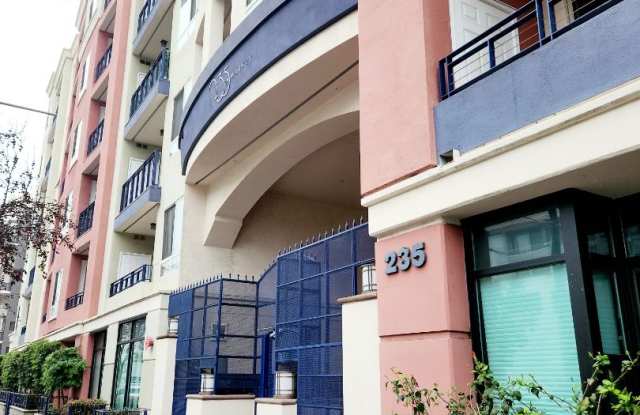 Downtown Marina District, 2 bed + Den 2 bath 1300 sq ft 2 side by side parking photos photos
