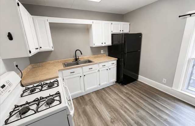 561 S Main St photos photos 561 S Main St photos photos