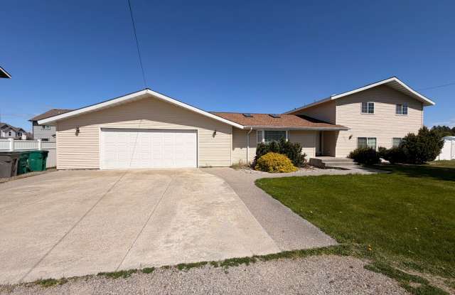 Spacious 3 Bed, 2.5 Bath House in Spokane Valley! photos photos